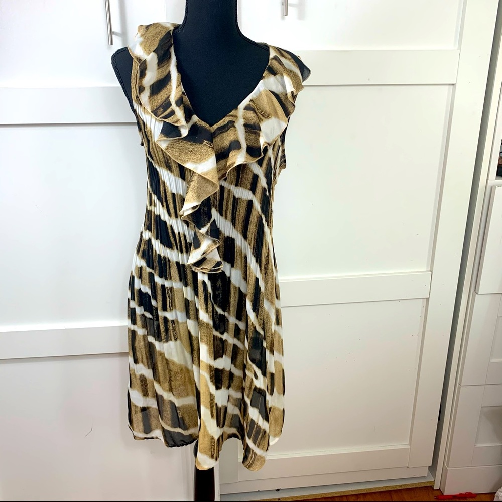Lion print  v neck ruffled  dress